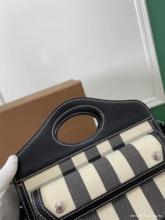 Official FirstBag Ru Pocket Bag BURBERRY 0604